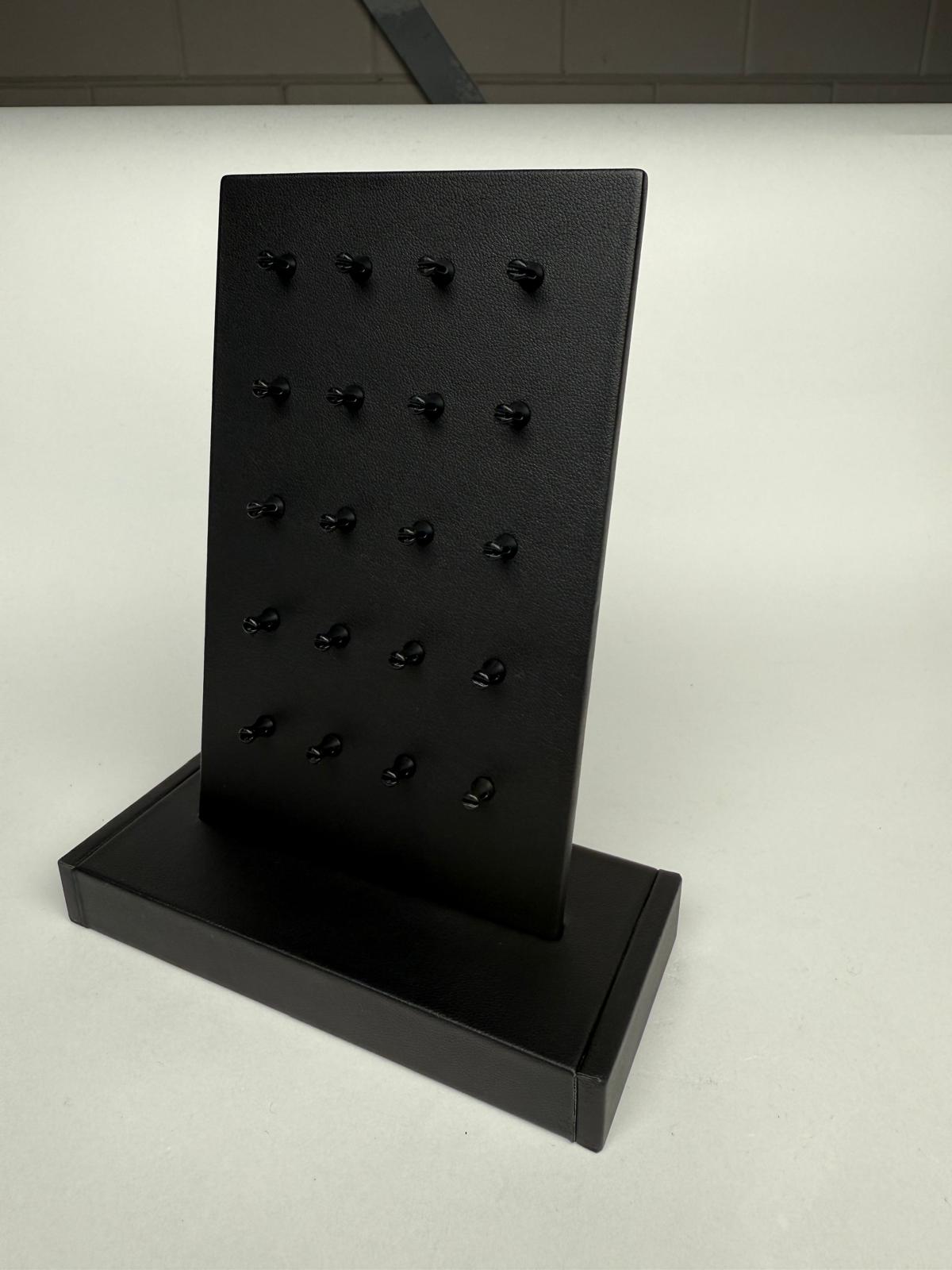 Small Display 20 clambs