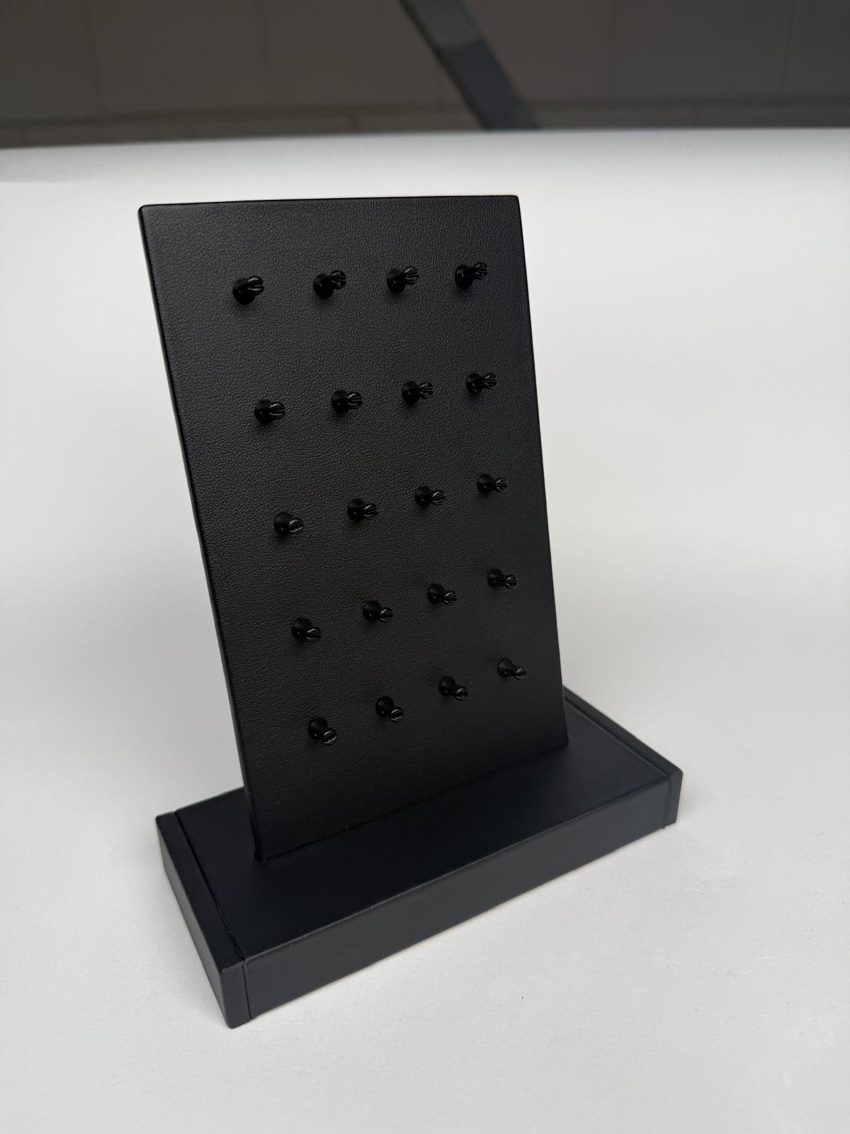 Small Display 20 clambs