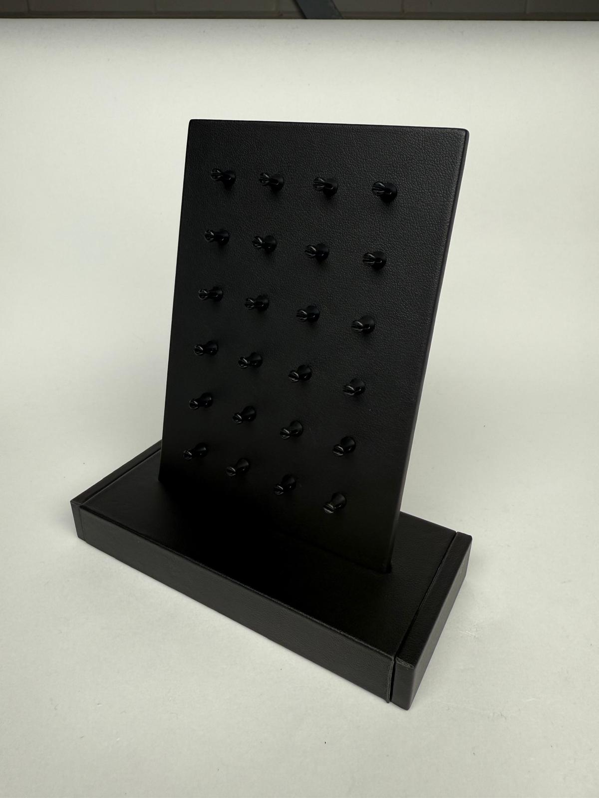 Small Display 24 clambs