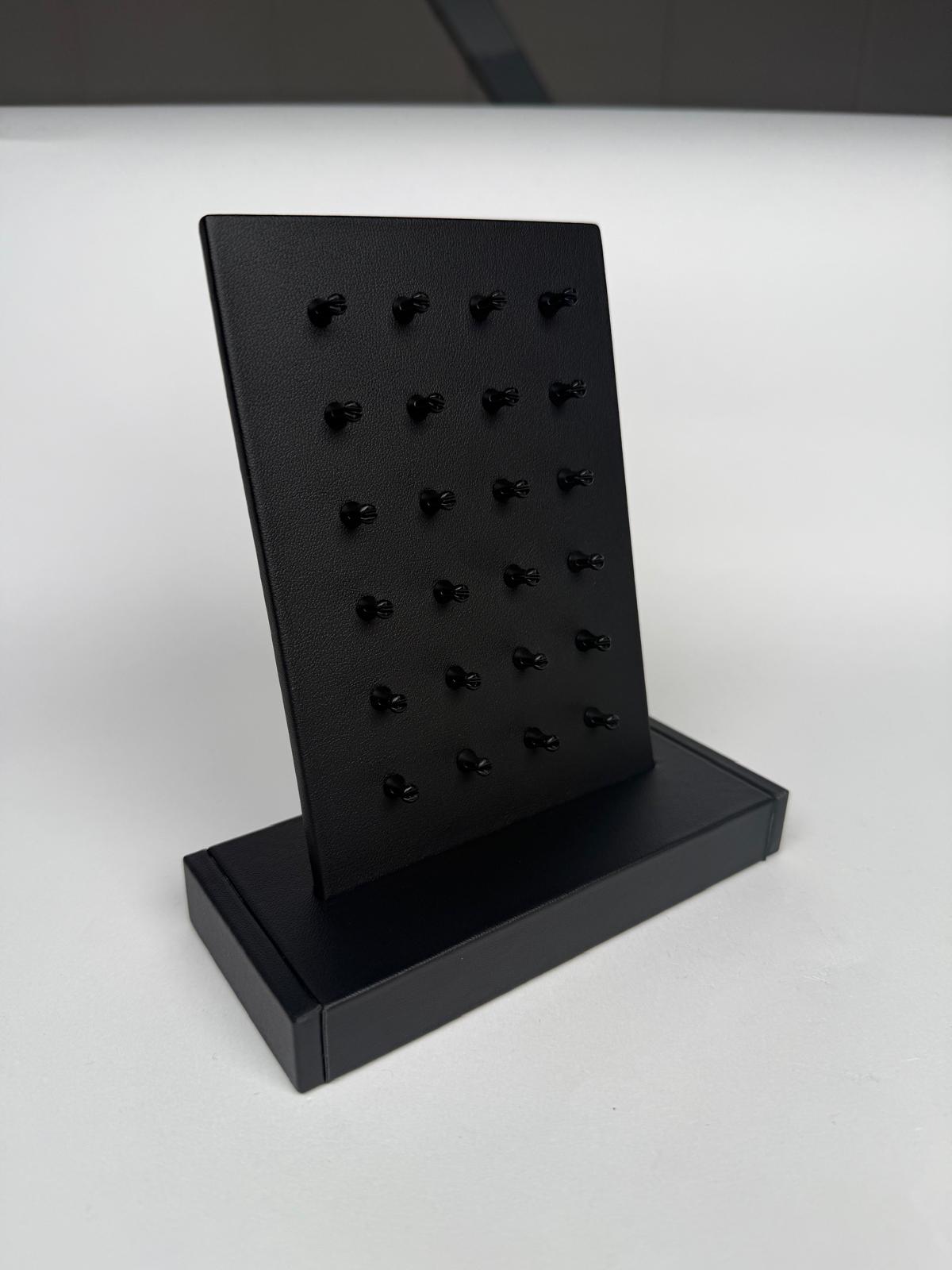 Small Display 24 clambs