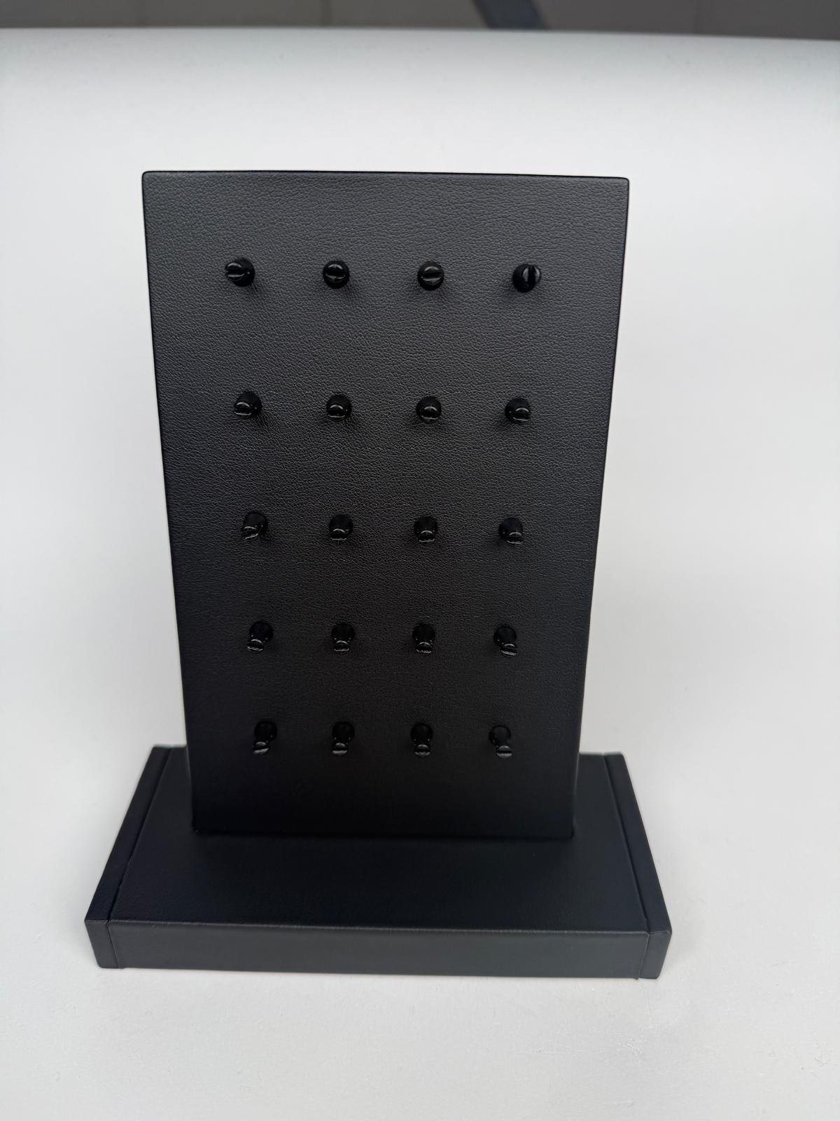 Small Display 20 clambs